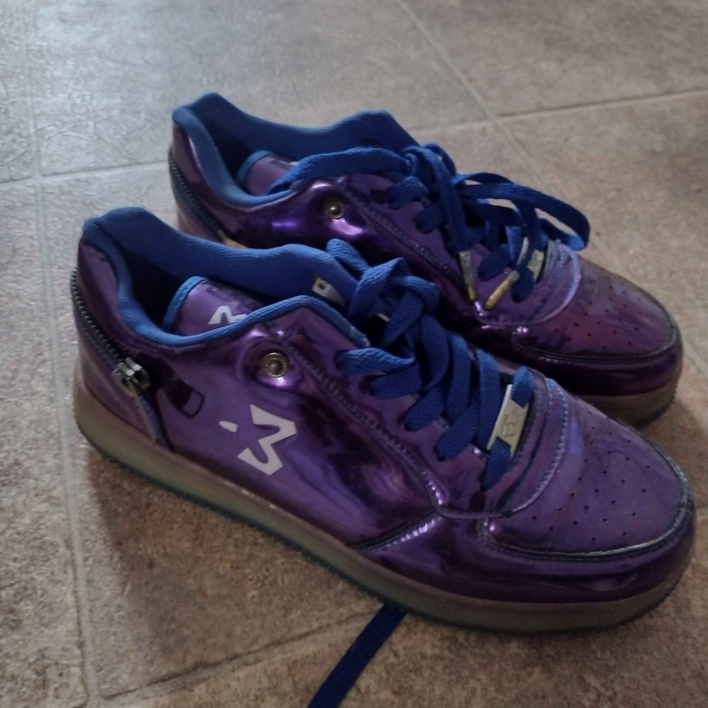 Starbury sneakers, size 6
